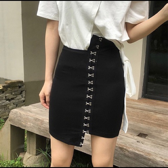 Asymmetric Mini Skirt - Picture 1 of 3